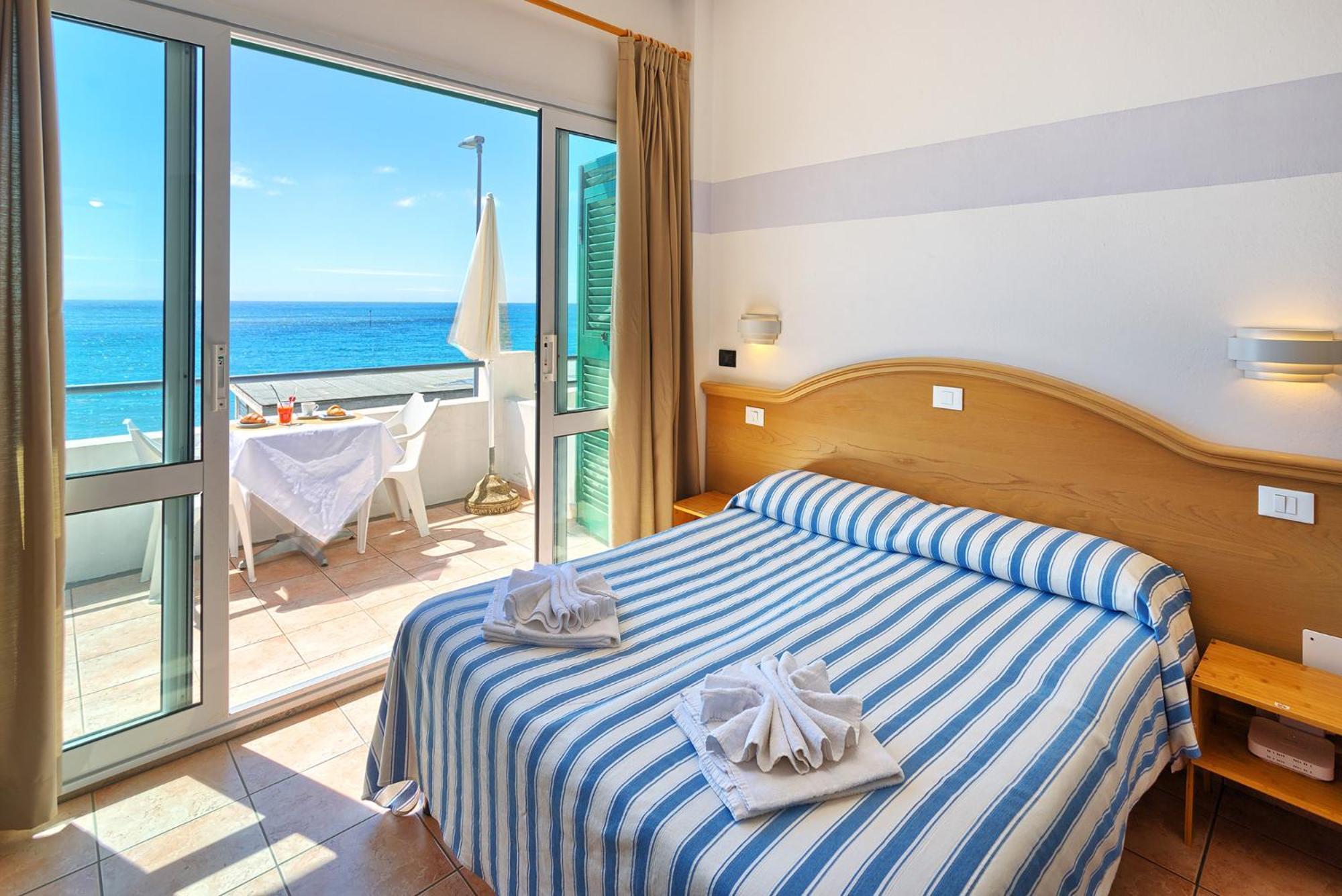 Blue Beach Bussana Nuova Exteriör bild