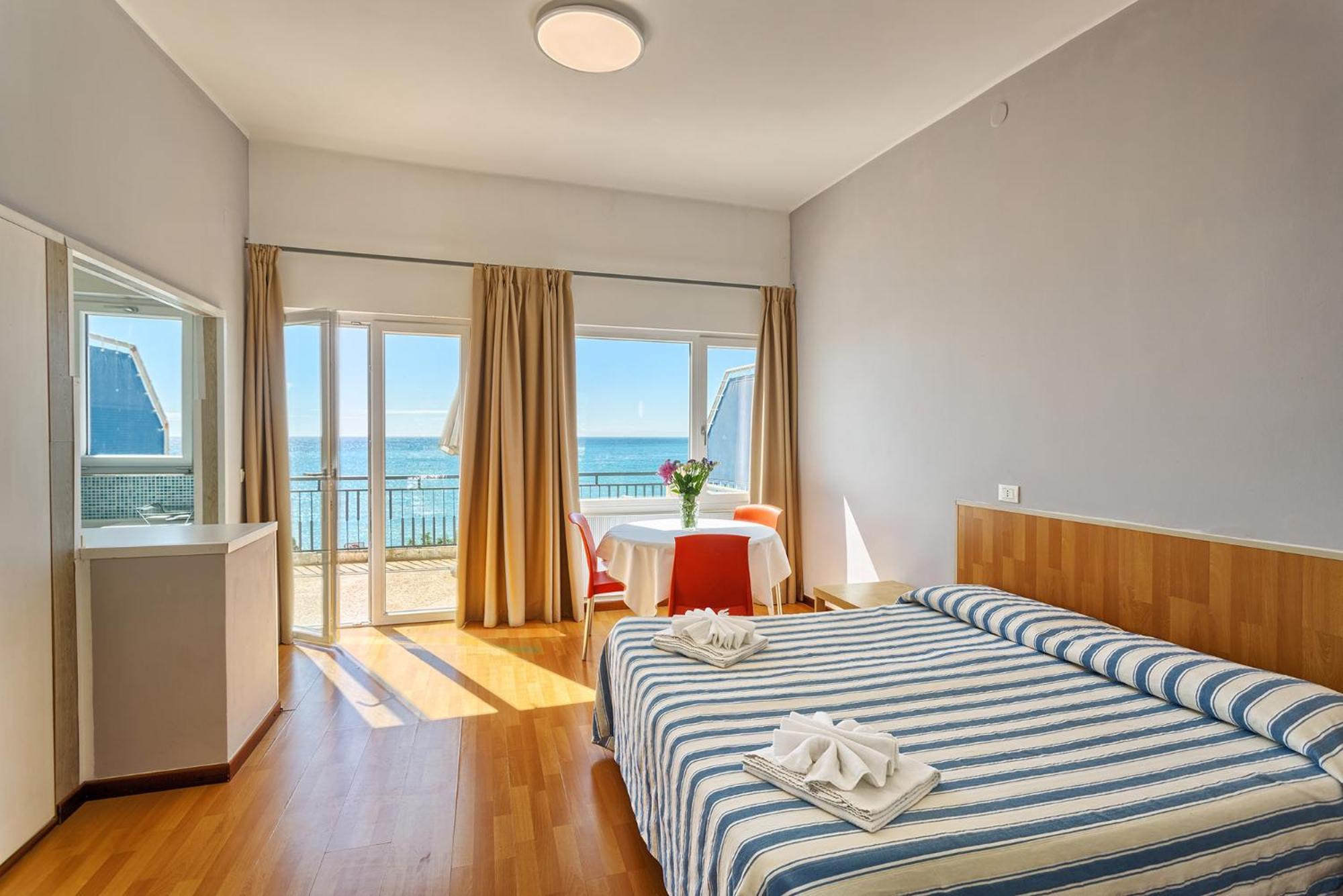 Blue Beach Bussana Nuova Exteriör bild